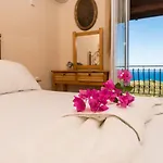 Fiore Hill Sea View *