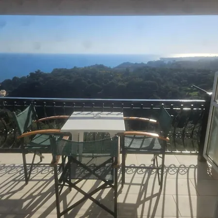 Fiore Hill Sea View Apartmán *