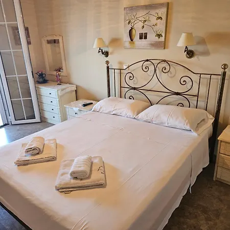 Fiore Hill Sea View Apartman *