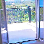 Fiore Hill Sea View