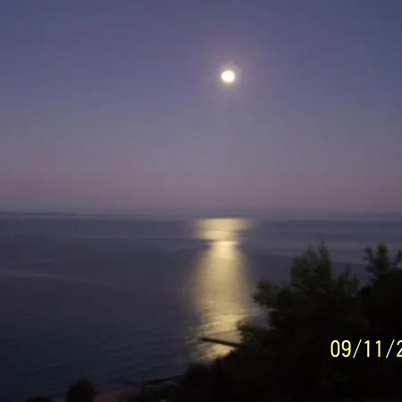 Fiore Hill Sea View דירה